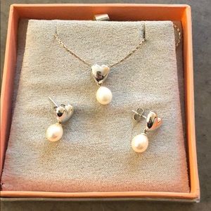 Necklace and earrings set